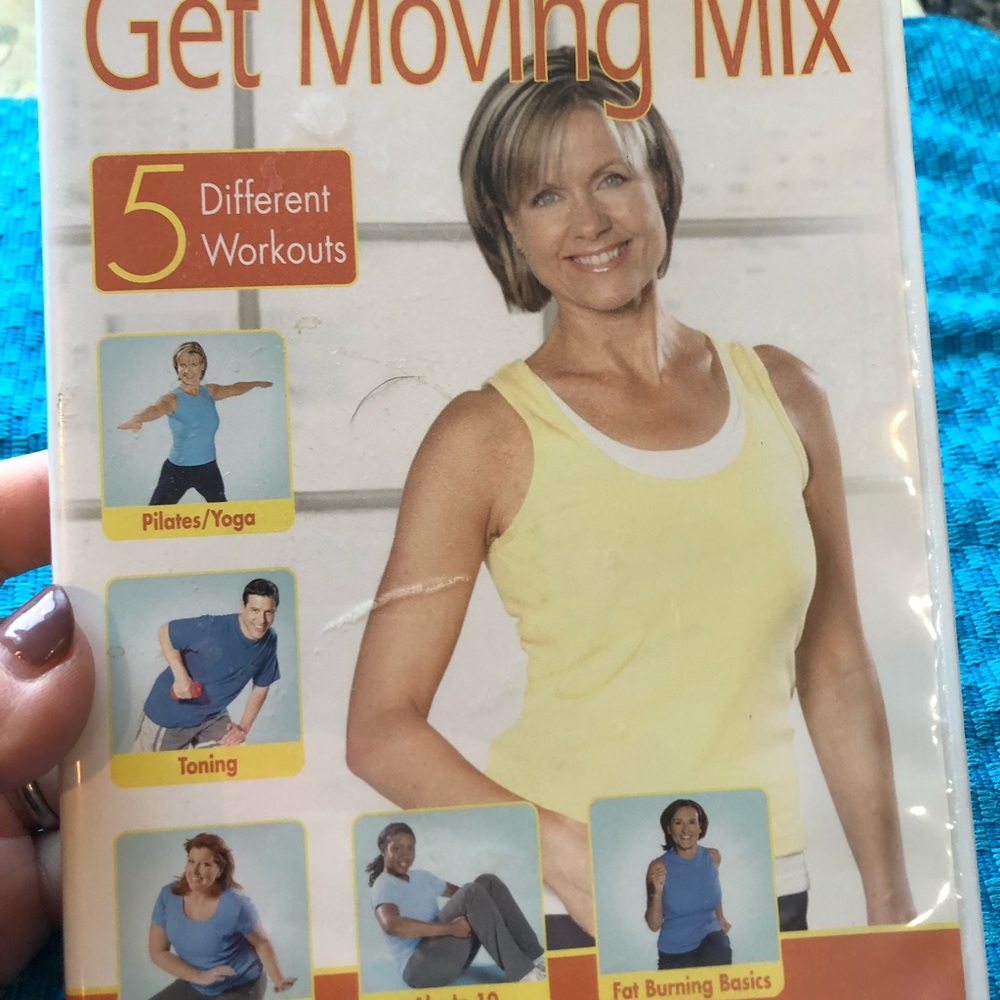 Like new 2 DVD's weight watchers get moving mix and Leslie Samsone walk at home